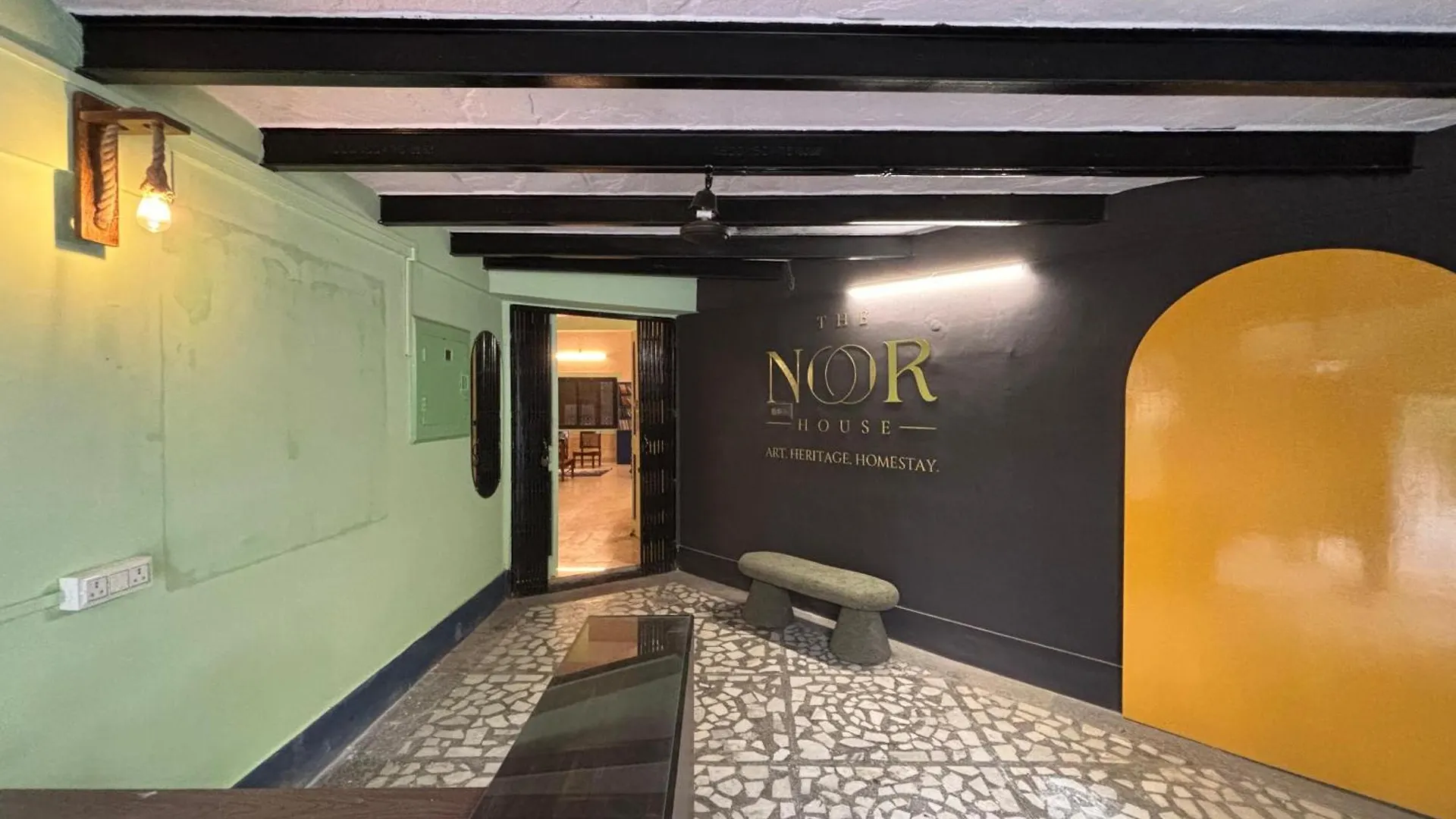 호텔 The Noor House Homestay 아그라